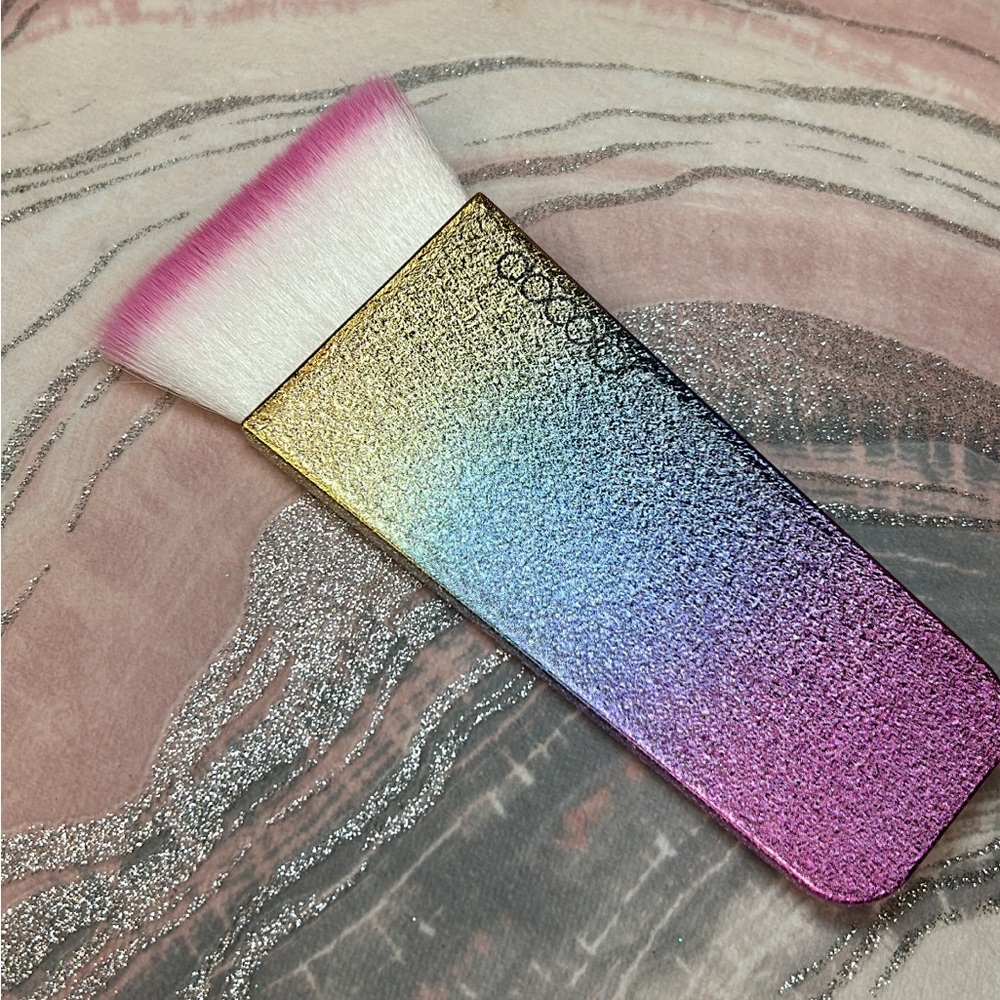 Makeup brush